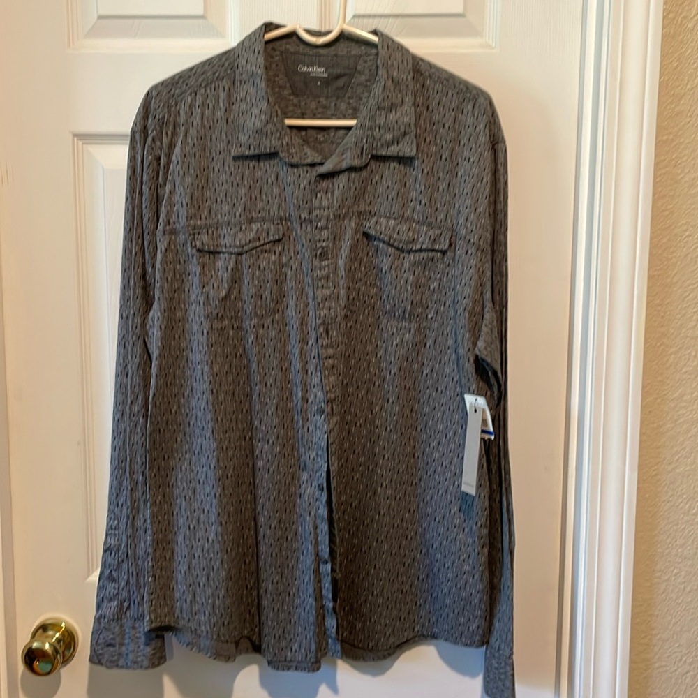 Men’s long sleeve button shirt